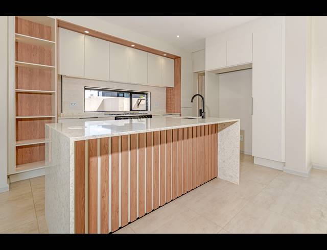 3 BEDROOM FREEHOLD FOR SALE IN OLIFANTSFONTEIN